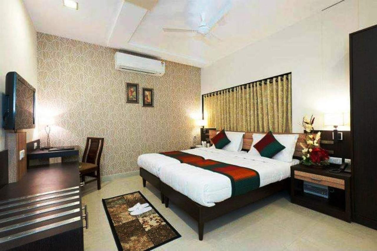 Hotel Siddharth Palace Джапур Экстерьер фото